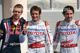 25.04.2009 Manama, Bahrain,  Sebastian Vettel (GER), Red Bull Racing, Jarno Trulli (ITA), Toyota F1 Team and Timo Glock (GER), Toyota F1 Team  - Formula 1 World Championship, Rd 4, Bahrain Grand Prix, Saturday Qualifying