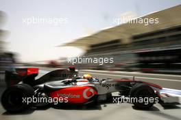 25.04.2009 Manama, Bahrain,  Lewis Hamilton (GBR), McLaren Mercedes  - Formula 1 World Championship, Rd 4, Bahrain Grand Prix, Saturday Practice