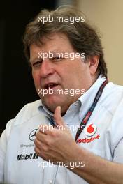 25.04.2009 Manama, Bahrain,  Norbert Haug (GER), Mercedes, Motorsport - Formula 1 World Championship, Rd 4, Bahrain Grand Prix, Saturday
