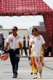 25.04.2009 Manama, Bahrain,  Nelson Piquet Jr (BRA), Renault F1 Team - Formula 1 World Championship, Rd 4, Bahrain Grand Prix, Saturday