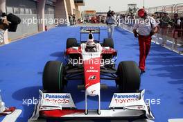 25.04.2009 Manama, Bahrain,  Jarno Trulli (ITA), Toyota Racing, TF109, on pole - Formula 1 World Championship, Rd 4, Bahrain Grand Prix, Saturday Qualifying