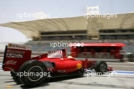 25.04.2009 Manama, Bahrain,  Felipe Massa (BRA), Scuderia Ferrari  - Formula 1 World Championship, Rd 4, Bahrain Grand Prix, Saturday Practice