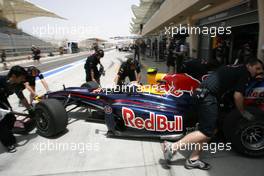25.04.2009 Manama, Bahrain,  Sebastian Vettel (GER), Red Bull Racing  - Formula 1 World Championship, Rd 4, Bahrain Grand Prix, Saturday Practice