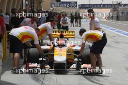 25.04.2009 Manama, Bahrain,  Nelson Piquet Jr (BRA), Renault F1 Team - Formula 1 World Championship, Rd 4, Bahrain Grand Prix, Saturday Practice