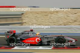 25.04.2009 Manama, Bahrain,  Lewis Hamilton (GBR), McLaren Mercedes, MP4-24 - Formula 1 World Championship, Rd 4, Bahrain Grand Prix, Saturday Qualifying