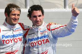25.04.2009 Manama, Bahrain,  Jarno Trulli (ITA), Toyota F1 Team and Timo Glock (GER), Toyota F1 Team  - Formula 1 World Championship, Rd 4, Bahrain Grand Prix, Saturday Qualifying