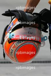 25.04.2009 Manama, Bahrain,  helmet of Nelson Piquet Jr (BRA), Renault F1 Team  - Formula 1 World Championship, Rd 4, Bahrain Grand Prix, Saturday