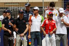 26.04.2009 Manama, Bahrain,  Sébastien Buemi (SUI), Scuderia Toro Rosso, Sebastian Bourdais (FRA), Scuderia Toro Rosso, Kazuki Nakajima (JPN), Williams F1 Team, Adrian Sutil (GER), Force India F1 Team, Felipe Massa (BRA), Scuderia Ferrari, Nelson Piquet Jr (BRA), Renault F1 Team and Jenson Button (GBR), Brawn GP - Formula 1 World Championship, Rd 4, Bahrain Grand Prix, Sunday
