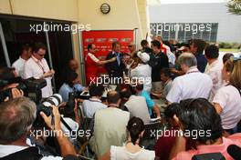 26.04.2009 Manama, Bahrain,  Luca di Montezemolo (ITA), Scuderia Ferrari, FIAT Chairman and President of Ferrari being interviewed - Formula 1 World Championship, Rd 4, Bahrain Grand Prix, Sunday