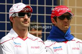 26.04.2009 Manama, Bahrain,  Timo Glock (GER), Toyota F1 Team and Jarno Trulli (ITA), Toyota F1 Team  - Formula 1 World Championship, Rd 4, Bahrain Grand Prix, Sunday