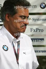 23.04.2009 Manama, Bahrain,  Dr. Mario Theissen (GER), BMW Sauber F1 Team, BMW Motorsport Director  - Formula 1 World Championship, Rd 4, Bahrain Grand Prix, Thursday