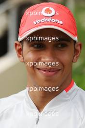 23.04.2009 Manama, Bahrain,  Lewis Hamilton (GBR), McLaren Mercedes - Formula 1 World Championship, Rd 4, Bahrain Grand Prix, Thursday