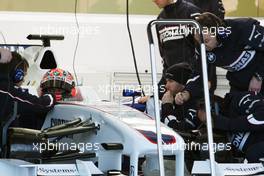 20.01.2009 Valencia, Spain, Robert Kubica (POL),  BMW Sauber F1 Team after his first installation lap, and Nick Heidfeld (GER), BMW Sauber F1 Team - BMW Sauber F1.09 - Shakedown -  www.xpb.cc, EMail: info@xpb.cc - copy of publication required for printed pictures. Every used picture is fee-liable © Copyright: xpb.cc