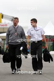 16.10.2009 Sao Paulo, Brazil,  Ross Brawn (GBR) Nick Fry (GBR), BrawnGP, Chief Executive Officer - Formula 1 World Championship, Rd 16, Brazilian Grand Prix, Friday