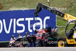 16.10.2009 Sao Paulo, Brazil,  Sébastien Buemi (SUI), Scuderia Toro Rosso, spins out - Formula 1 World Championship, Rd 16, Brazilian Grand Prix, Friday Practice