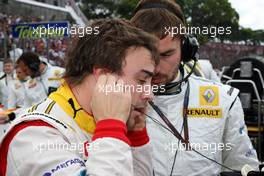 18.10.2009 Sao Paulo, Brazil,  Fernando Alonso (ESP), Renault F1 Team - Formula 1 World Championship, Rd 16, Brazilian Grand Prix, Sunday Pre-Race Grid