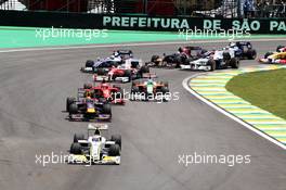 18.10.2009 Sao Paulo, Brazil,  Rubens Barrichello (BRA), BrawnGP leads at the start - Formula 1 World Championship, Rd 16, Brazilian Grand Prix, Sunday Race