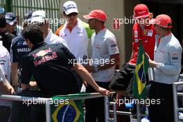 18.10.2009 Sao Paulo, Brazil,  Drivers parade, Kimi Raikkonen (FIN), Räikkönen, Scuderia Ferrari - Formula 1 World Championship, Rd 16, Brazilian Grand Prix, Sunday