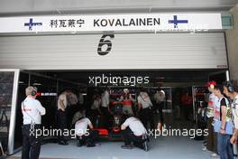 17.04.2009 Shanghai, China,  Heikki Kovalainen (FIN), McLaren Mercedes, MP4-24 - Formula 1 World Championship, Rd 3, Chinese Grand Prix, Friday Practice