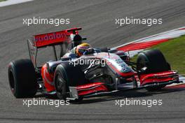 17.04.2009 Shanghai, China,  Lewis Hamilton (GBR), McLaren Mercedes, MP4-24 - Formula 1 World Championship, Rd 3, Chinese Grand Prix, Friday Practice