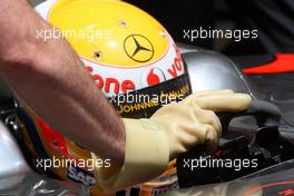 17.04.2009 Shanghai, China,  Lewis Hamilton (GBR), McLaren Mercedes, gloves protect from KERS - Formula 1 World Championship, Rd 3, Chinese Grand Prix, Friday Practice