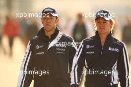 17.04.2009 Shanghai, China,  Kazuki Nakajima (JPN), Williams F1 Team and Nico Rosberg (GER), Williams F1 Team - Formula 1 World Championship, Rd 3, Chinese Grand Prix, Friday