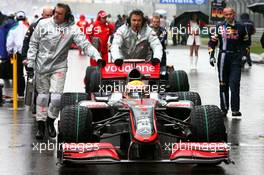 19.04.2009 Shanghai, China,  Lewis Hamilton (GBR), McLaren Mercedes, MP4-24 - Formula 1 World Championship, Rd 3, Chinese Grand Prix, Sunday Pre-Race Grid