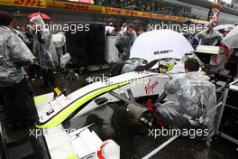 19.04.2009 Shanghai, China,  Rubens Barrichello (BRA), Brawn GP, BGP001, BGP 001 - Formula 1 World Championship, Rd 3, Chinese Grand Prix, Sunday Pre-Race Grid
