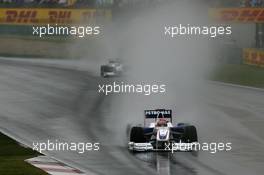 19.04.2009 Shanghai, China, Robert Kubica (POL), BMW Sauber F1 Team, F1.09 with a demolished front wing - Formula 1 World Championship, Rd 3, Chinese Grand Prix, Sunday Race