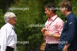 18.04.2009 Shanghai, China,  Bernie Ecclestone (GBR), President and CEO of Formula One Management and David Coulthard (GBR), Red Bull Racing, Consultant - Formula 1 World Championship, Rd 3, Chinese Grand Prix, Saturday