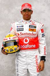 26.03.2009 Melbourne, Australia,  Lewis Hamilton (GBR), McLaren Mercedes - Formula 1 World Championship, Rd 1, Australian Grand Prix, Helmets and Portraits