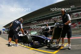 08.05.2009 Barcelona, Spain,  Kazuki Nakajima (JPN), Williams F1 Team  - Formula 1 World Championship, Rd 5, Spanish Grand Prix, Friday Practice