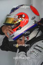 08.05.2009 Barcelona, Spain,  Rubens Barrichello (BRA), Brawn GP, Pitlane, Box, Garage - Formula 1 World Championship, Rd 5, Spanish Grand Prix, Friday Practice