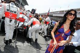 10.05.2009 Barcelona, Spain,  Nicole Scherzinger (USA), Singer in the Pussycat Dolls and girlfriend of Lewis Hamilton (GBR), McLaren Mercedes - Formula 1 World Championship, Rd 5, Spanish Grand Prix, Sunday Pre-Race Grid