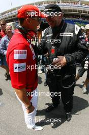 10.05.2009 Barcelona, Spain,  Michael Schumacher (GER), Test Driver, Scuderia Ferrari and Ross Brawn (GBR), Brawn GP, Team Principal - Formula 1 World Championship, Rd 5, Spanish Grand Prix, Sunday Pre-Race Grid