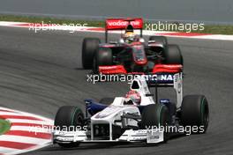 10.05.2009 Barcelona, Spain,  Robert Kubica (POL), BMW Sauber F1 Team and Lewis Hamilton (GBR), McLaren Mercedes  - Formula 1 World Championship, Rd 5, Spanish Grand Prix, Sunday Race