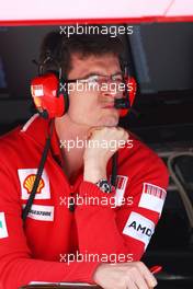 09.05.2009 Barcelona, Spain,  Chris Dyer (AUS), Scuderia Ferrari, Track Engineer of Kimi Raikkonen (FIN) - Formula 1 World Championship, Rd 5, Spanish Grand Prix, Saturday Practice