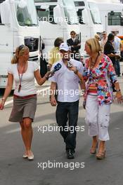 09.05.2009 Barcelona, Spain,  Nick Heidfeld (GER), BMW Sauber F1 Team being interviewed - Formula 1 World Championship, Rd 5, Spanish Grand Prix, Saturday