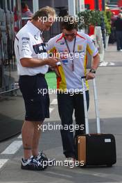 09.05.2009 Barcelona, Spain,  Fernando Alonso (ESP), Renault F1 Team - Formula 1 World Championship, Rd 5, Spanish Grand Prix, Saturday