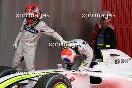 09.05.2009 Barcelona, Spain,  Robert Kubica (POL),  BMW Sauber F1 Team and Rubens Barrichello (BRA), Brawn GP - Formula 1 World Championship, Rd 5, Spanish Grand Prix, Saturday Qualifying