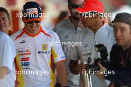 07.05.2009 Barcelona, Spain,  Fernando Alonso (ESP), Renault F1 Team and Lewis Hamilton (GBR), McLaren Mercedes - Formula 1 World Championship, Rd 5, Spanish Grand Prix, Thursday