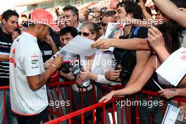 07.05.2009 Barcelona, Spain,  Lewis Hamilton (GBR), McLaren Mercedes signing autographs for the fans - Formula 1 World Championship, Rd 5, Spanish Grand Prix, Thursday