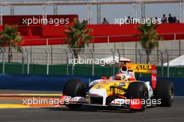 21.08.2009 Valencia, Spain,  Fernando Alonso (ESP), Renault F1 Team, R29 - Formula 1 World Championship, Rd 11, European Grand Prix, Friday Practice