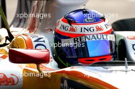 21.08.2009 Valencia, Spain,  Romain Grosjean (FRA) , Renault F1 Team  - Formula 1 World Championship, Rd 11, European Grand Prix, Friday Practice