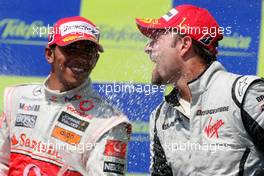 23.08.2009 Valencia, Spain,  Lewis Hamilton (GBR), McLaren Mercedes, Rubens Barrichello (BRA), BrawnGP - Formula 1 World Championship, Rd 11, European Grand Prix, Sunday Podium