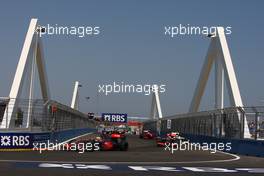 23.08.2009 Valencia, Spain,  Lewis Hamilton (GBR), McLaren Mercedes leads the start of the race - Formula 1 World Championship, Rd 11, European Grand Prix, Sunday Race