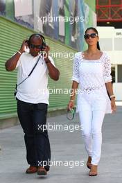 22.08.2009 Valencia, Spain,  Anthony Hamilton (GBR), Father of Lewis Hamilton and Nicole Scherzinger (USA), Singer in the Pussycat Dolls and girlfriend of Lewis Hamilton - Formula 1 World Championship, Rd 11, European Grand Prix, Saturday Qualifying