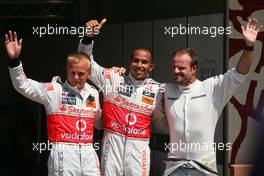 22.08.2009 Valencia, Spain,  Heikki Kovalainen (FIN), McLaren Mercedes, Lewis Hamilton (GBR), McLaren Mercedes and Rubens Barrichello (BRA), Brawn GP  - Formula 1 World Championship, Rd 11, European Grand Prix, Saturday Qualifying