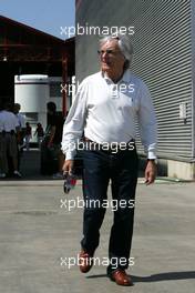20.08.2009 Valencia, Spain,  Bernie Ecclestone (GBR)  - Formula 1 World Championship, Rd 11, European Grand Prix, Thursday