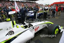 21.06.2009 Silverstone, England,  Rubens Barrichello (BRA), Brawn GP  - Formula 1 World Championship, Rd 8, British Grand Prix, Sunday Pre-Race Grid